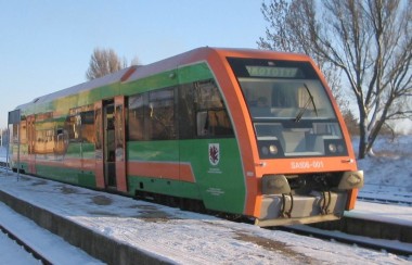 Autobus szynowy SA106-001 na stacji w Lidzbarku podczas jazdy testowej 23.12.2004